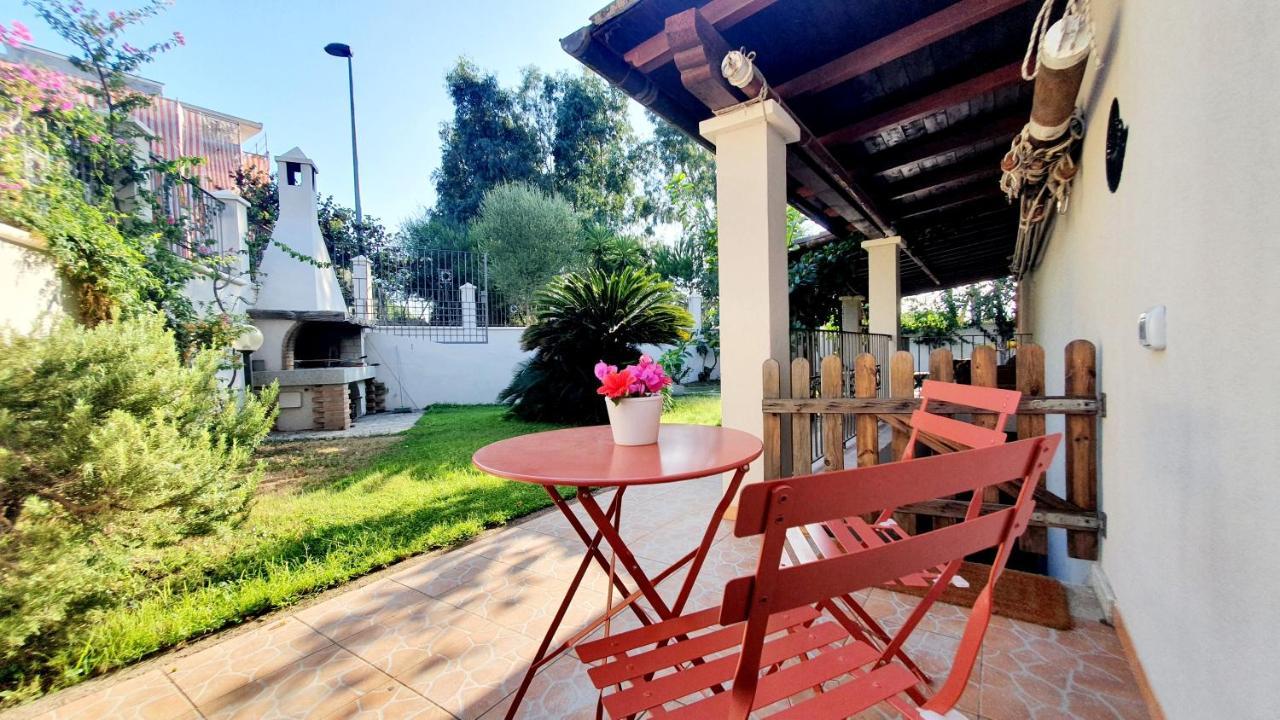 Nautilus - Monolocale Seminterrato Con Finestre Apartment Àrbatax Exterior foto